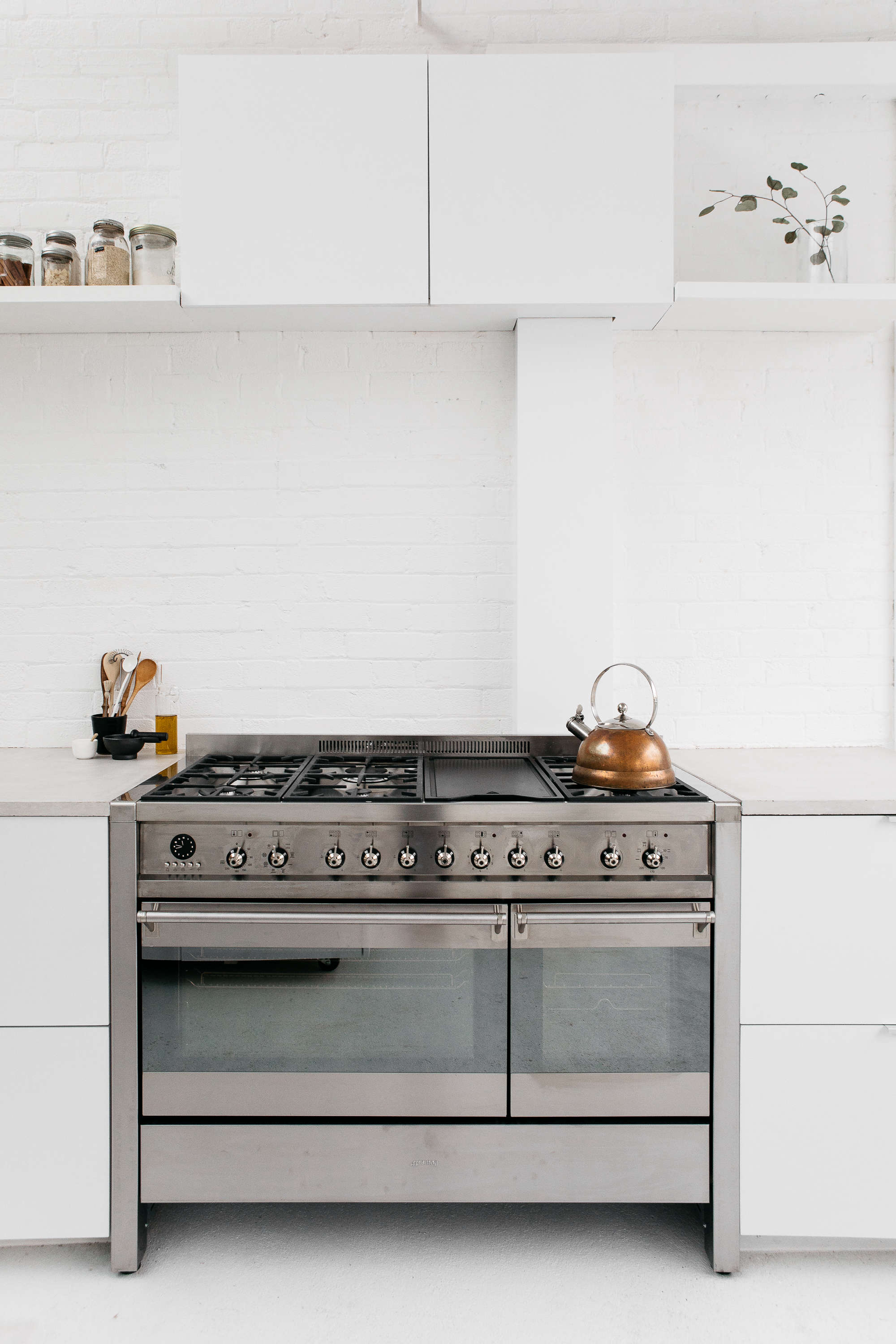 Classic Aesthetic Free-Standing Gas Range